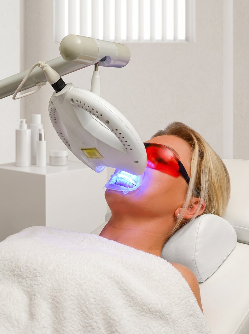 Kosmetische Zahnaufhellung mit LED-Licht in Frankenthal – entspannte Bleaching-Behandlung bei Beauty Boulevard